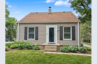 10918 W Wells St, Wauwatosa, WI 53226 - Photo 1