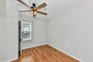 10918 W Wells St, Wauwatosa, WI 53226 - Photo 11