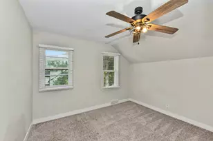 10918 W Wells St, Wauwatosa, WI 53226 - Photo 17