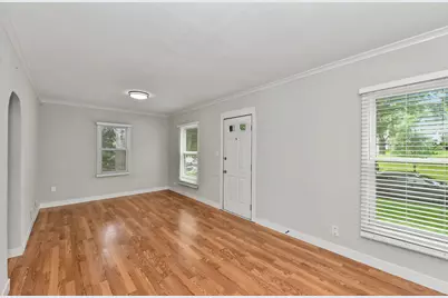 10918 W Wells St, Wauwatosa, WI 53226 - Photo 5