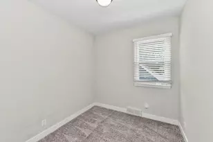 10918 W Wells St, Wauwatosa, WI 53226 - Photo 13