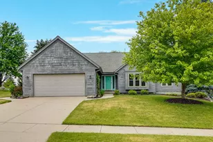 940 Bartlett Dr, Oconomowoc, WI 53066 - Photo 1