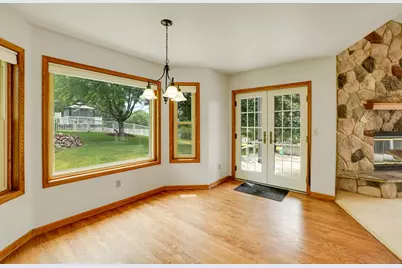 940  Bartlett Dr, Oconomowoc, WI 53066 - Photo 9