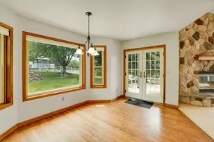 940 Bartlett Dr, Oconomowoc, WI 53066 - Photo 9