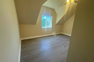 2429 N 8th St, Milwaukee, WI 53206 - Photo 11