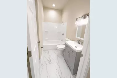 2429 N 8th St, Milwaukee, WI 53206 - Photo 5