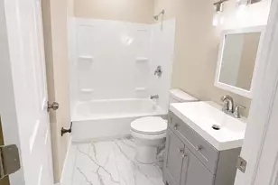 2429 N 8th St, Milwaukee, WI 53206 - Photo 5