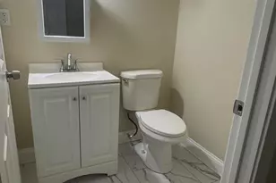 2429 N 8th St, Milwaukee, WI 53206 - Photo 15