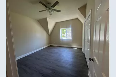 2429 N 8th St, Milwaukee, WI 53206 - Photo 9