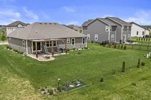 35077 Yahara Dr, Summit, WI 53066 - Photo 37