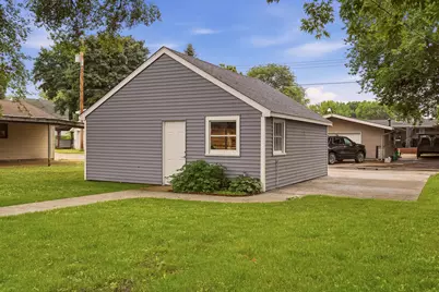 527  2nd St, La Crescent, MN 55947 - Photo 35