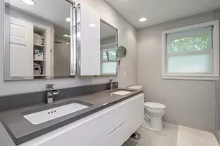1405 Victoria Circle, Elm Grove, WI 53122 - Photo 17