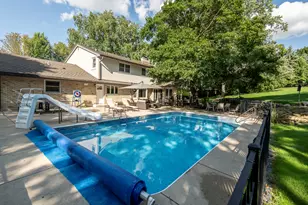 1405 Victoria Circle, Elm Grove, WI 53122 - Photo 3