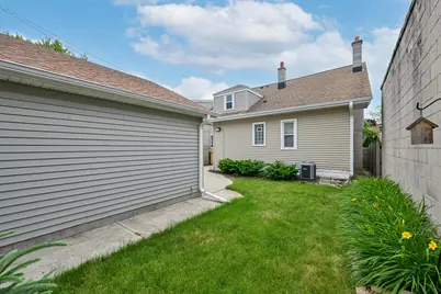 6422 W North Ave, Wauwatosa, WI 53213 - Photo 35