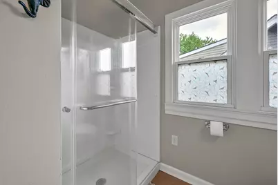 6422 W North Ave, Wauwatosa, WI 53213 - Photo 31