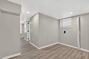 946 W Windlake Ave, Milwaukee, WI 53204 - Photo 19