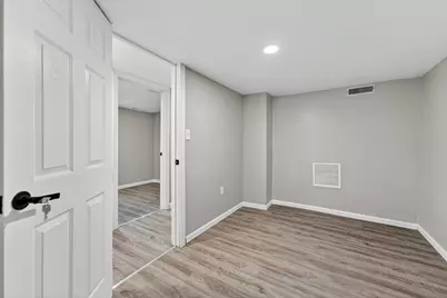 946 W Windlake Ave, Milwaukee, WI 53204 - Photo 27