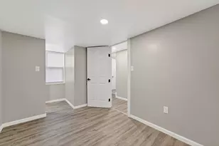 946 W Windlake Ave, Milwaukee, WI 53204 - Photo 25