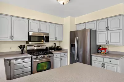 919  Squire Ln, West Bend, WI 53090 - Photo 13