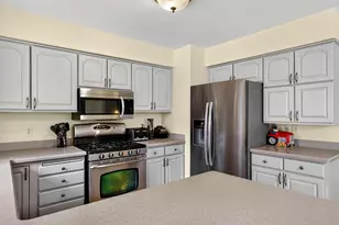 919 Squire Ln, West Bend, WI 53090 - Photo 13