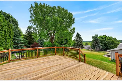 919  Squire Ln, West Bend, WI 53090 - Photo 31