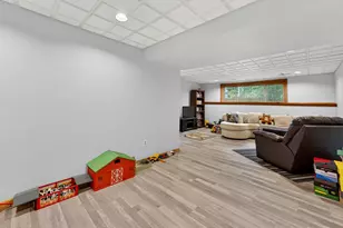 919 Squire Ln, West Bend, WI 53090 - Photo 27