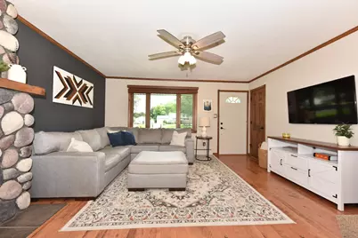 W200N9459  Woodside Ln, Menomonee Falls, WI 53051 - Photo 5
