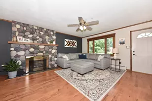 W200N9459 Woodside Ln, Menomonee Falls, WI 53051 - Photo 3