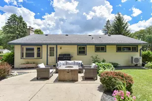 W200N9459 Woodside Ln, Menomonee Falls, WI 53051 - Photo 25