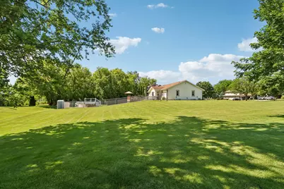7710 S Chapel Hill Dr, Franklin, WI 53132 - Photo 37