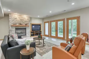 13345 N Windsor Ct, Mequon, WI 53097 - Photo 33