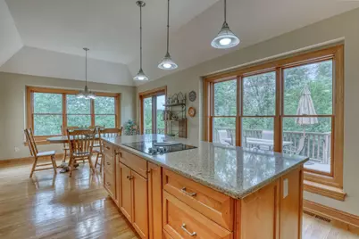 13345 N Windsor Ct, Mequon, WI 53097 - Photo 11