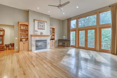 13345 N Windsor Ct, Mequon, WI 53097 - Photo 15