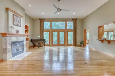 13345 N Windsor Ct, Mequon, WI 53097 - Photo 5