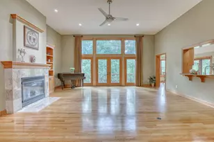 13345 N Windsor Ct, Mequon, WI 53097 - Photo 5