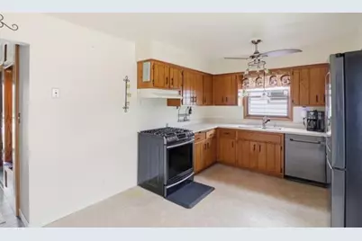 5120  62nd St, Kenosha, WI 53142 - Photo 7