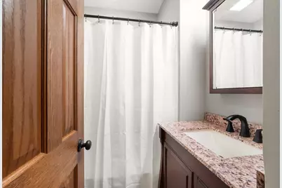 627  Blake Ave, South Milwaukee, WI 53172 - Photo 9