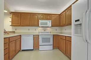 6915 Dale Dr, Racine, WI 53402 - Photo 3