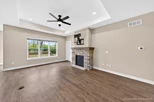 9827 W Dakota St, West Allis, WI 53227 - Photo 7
