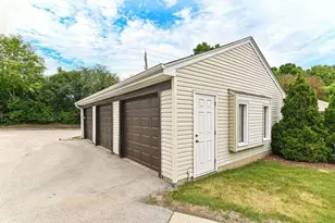 6216 W College Ave, Greendale, WI 53129 - Photo 37