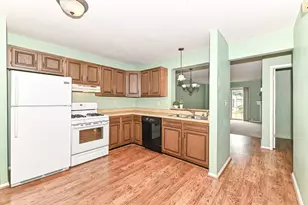 6216 W College Ave, Greendale, WI 53129 - Photo 9