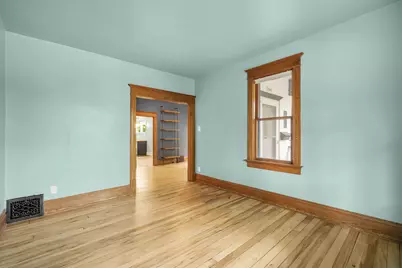 1040  Summer St, West Bend, WI 53090 - Photo 17