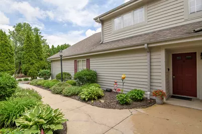 176  Westfield Way #D, Pewaukee, WI 53072 - Photo 3