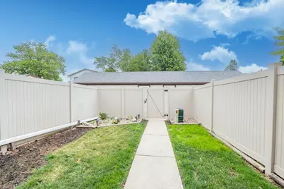 864  Kings Ct, Fond du Lac, WI 54935 - Photo 23