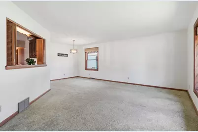 605 E Laverne Dr, Oak Creek, WI 53154 - Photo 7
