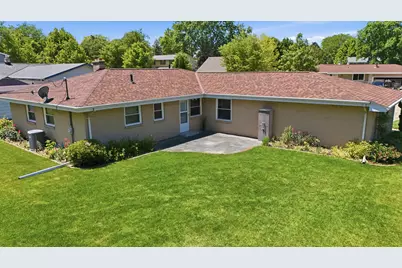 605 E Laverne Dr, Oak Creek, WI 53154 - Photo 39