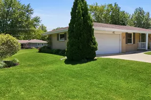 605 E Laverne Dr, Oak Creek, WI 53154 - Photo 33
