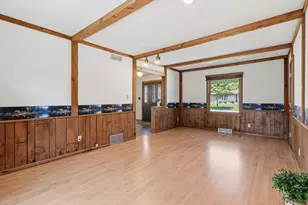 605 E Laverne Dr, Oak Creek, WI 53154 - Photo 15