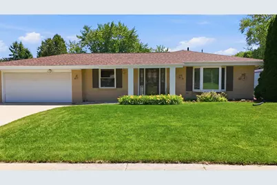 605 E Laverne Dr, Oak Creek, WI 53154 - Photo 35