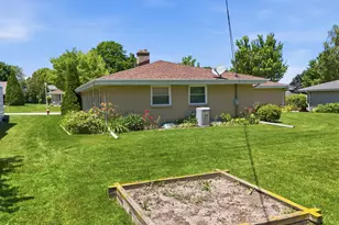 605 E Laverne Dr, Oak Creek, WI 53154 - Photo 37